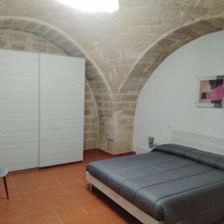 Casa Vacanza Nel Cuore Della Pietra Barletta Kültér fotó