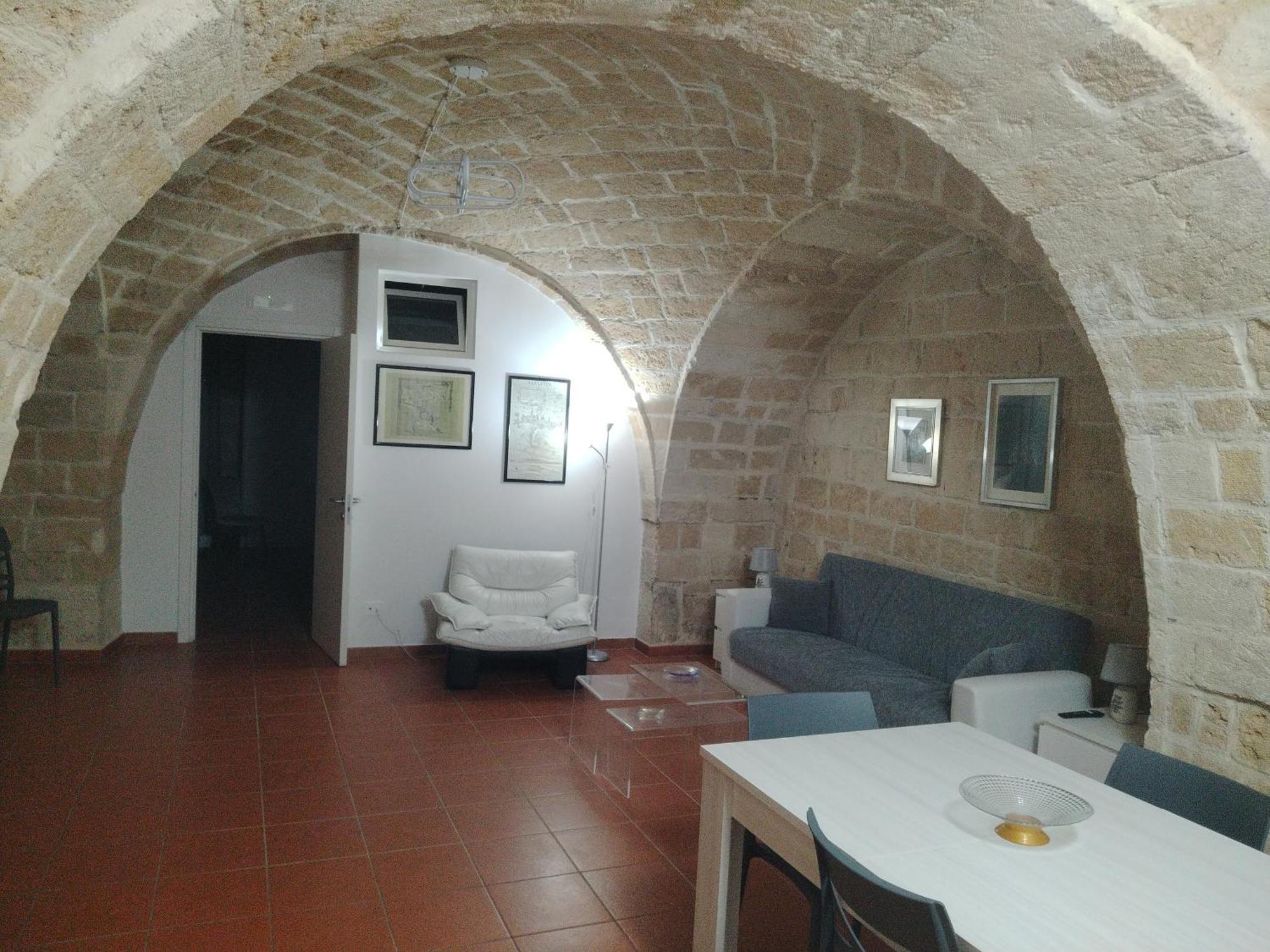 Casa Vacanza Nel Cuore Della Pietra Barletta Kültér fotó