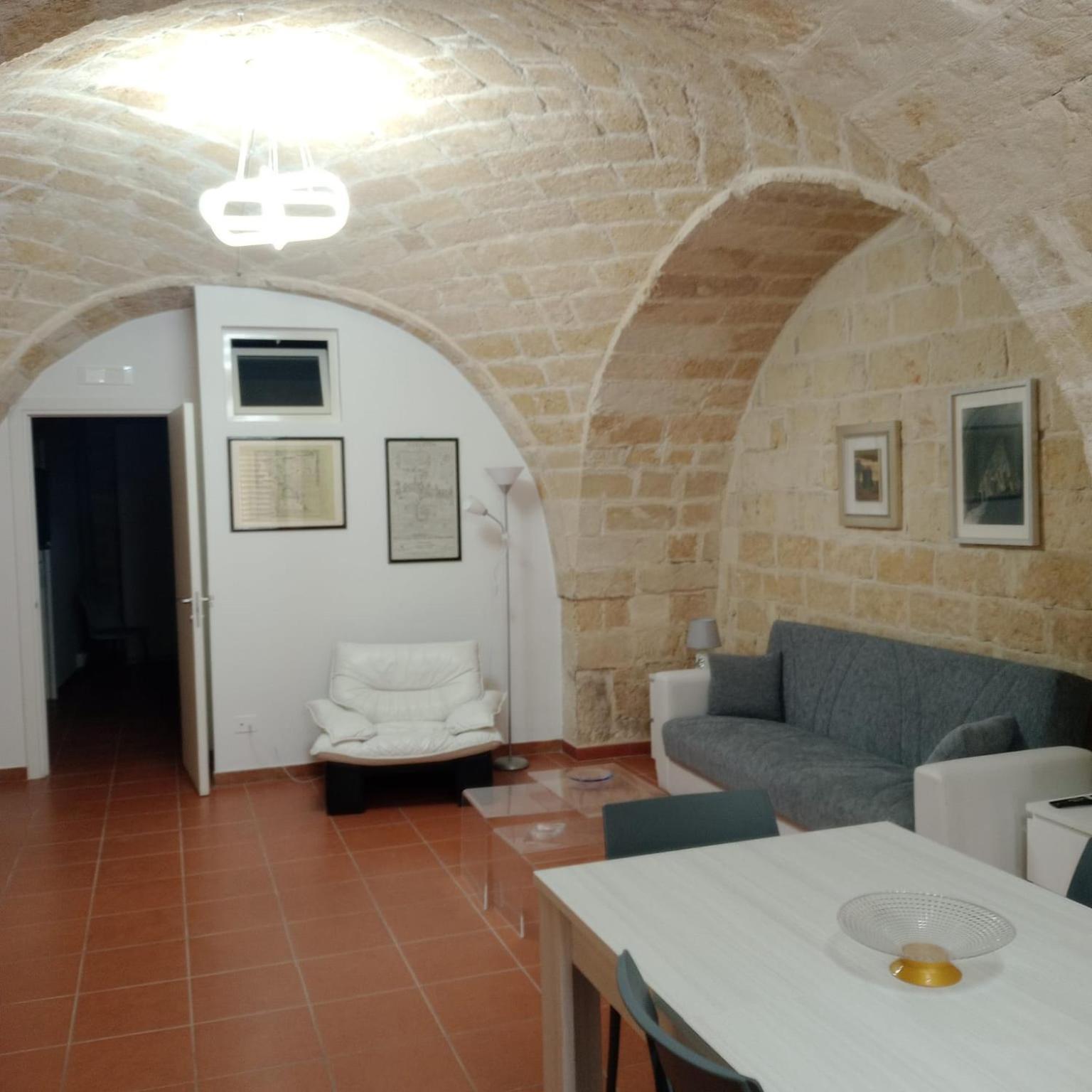Casa Vacanza Nel Cuore Della Pietra Barletta Kültér fotó