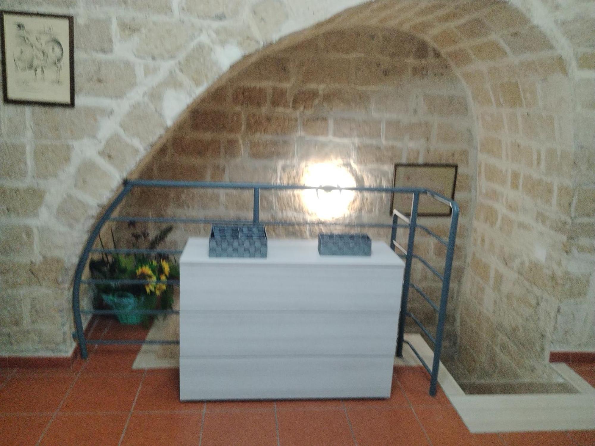 Casa Vacanza Nel Cuore Della Pietra Barletta Kültér fotó