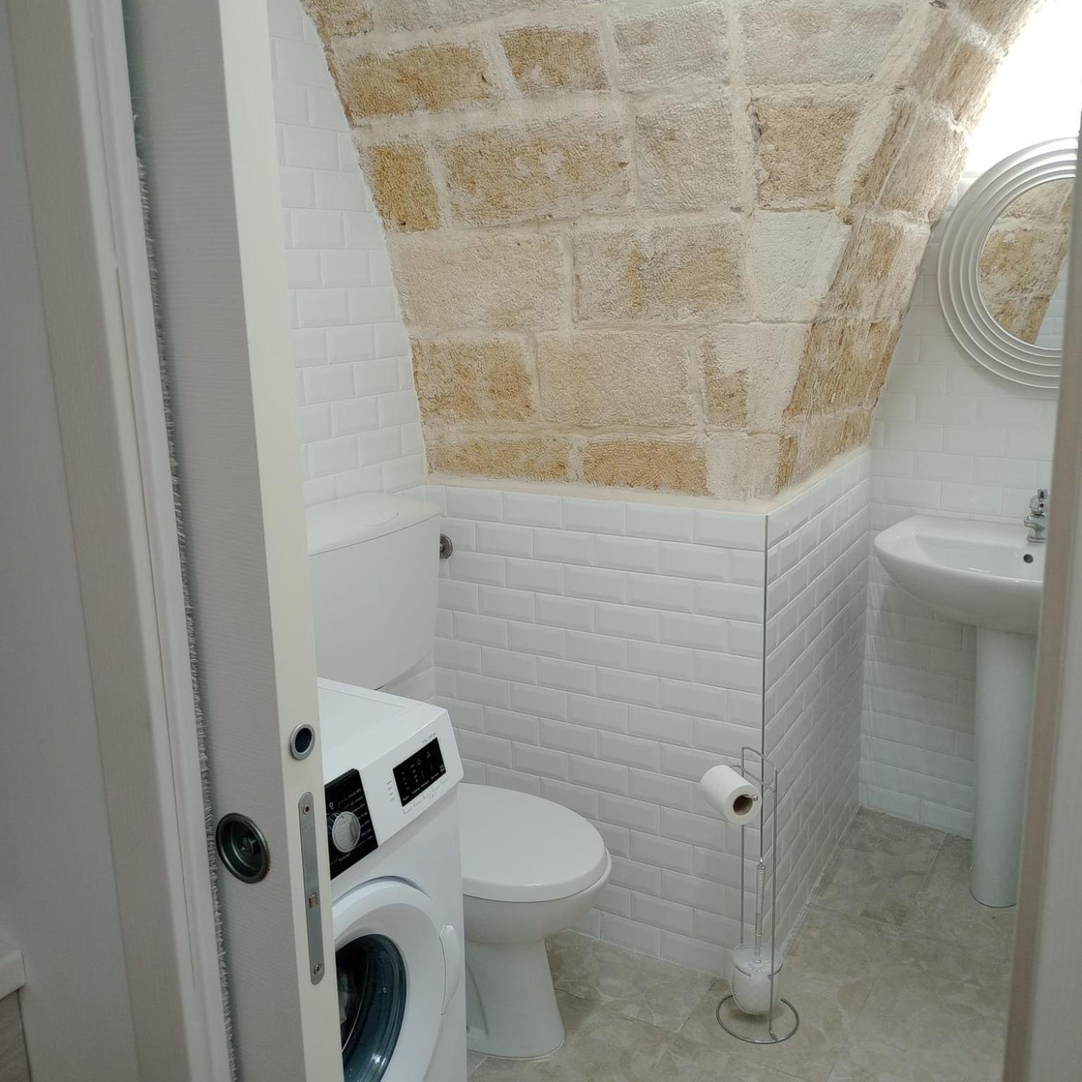 Casa Vacanza Nel Cuore Della Pietra Barletta Kültér fotó