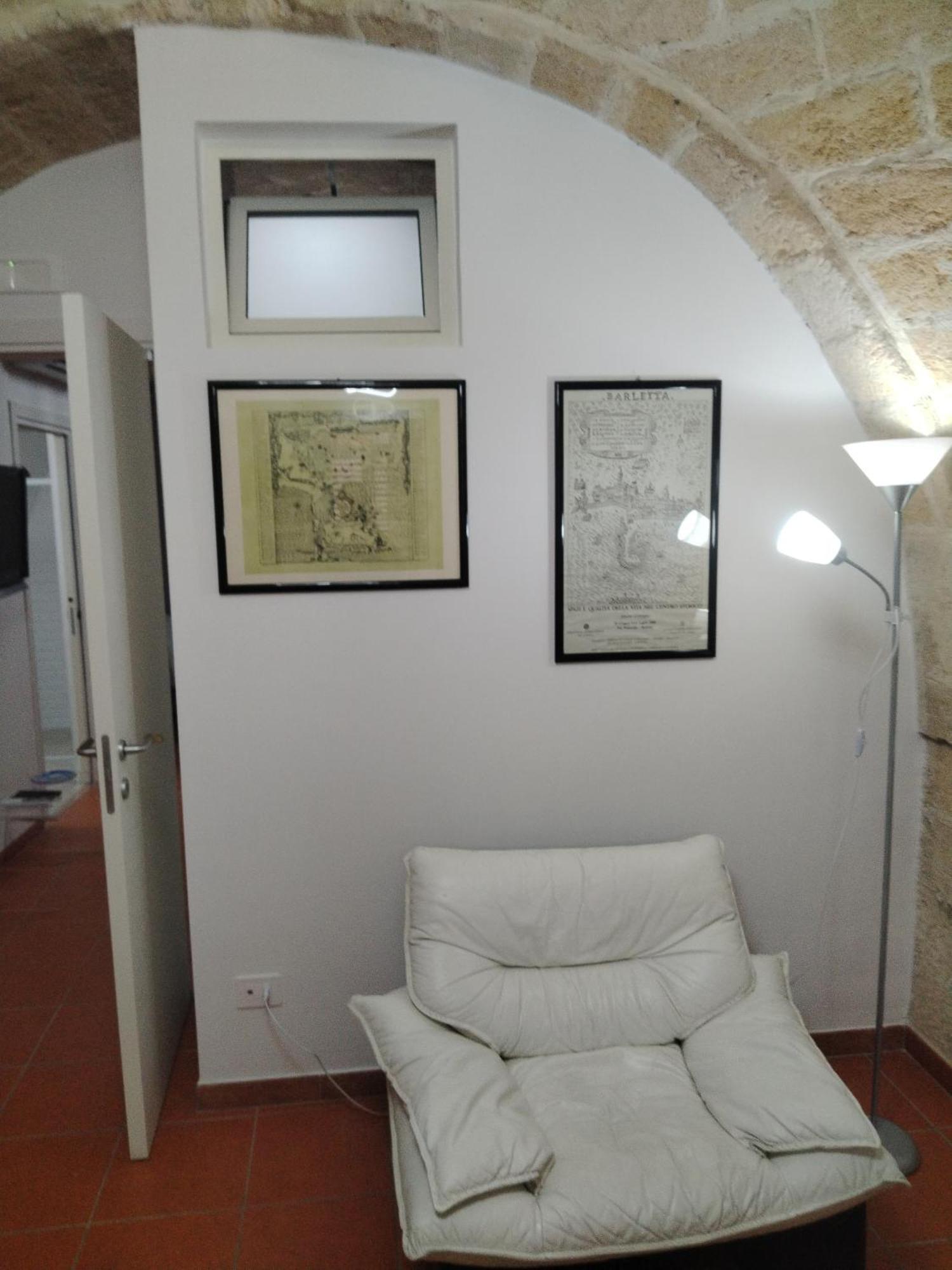 Casa Vacanza Nel Cuore Della Pietra Barletta Kültér fotó