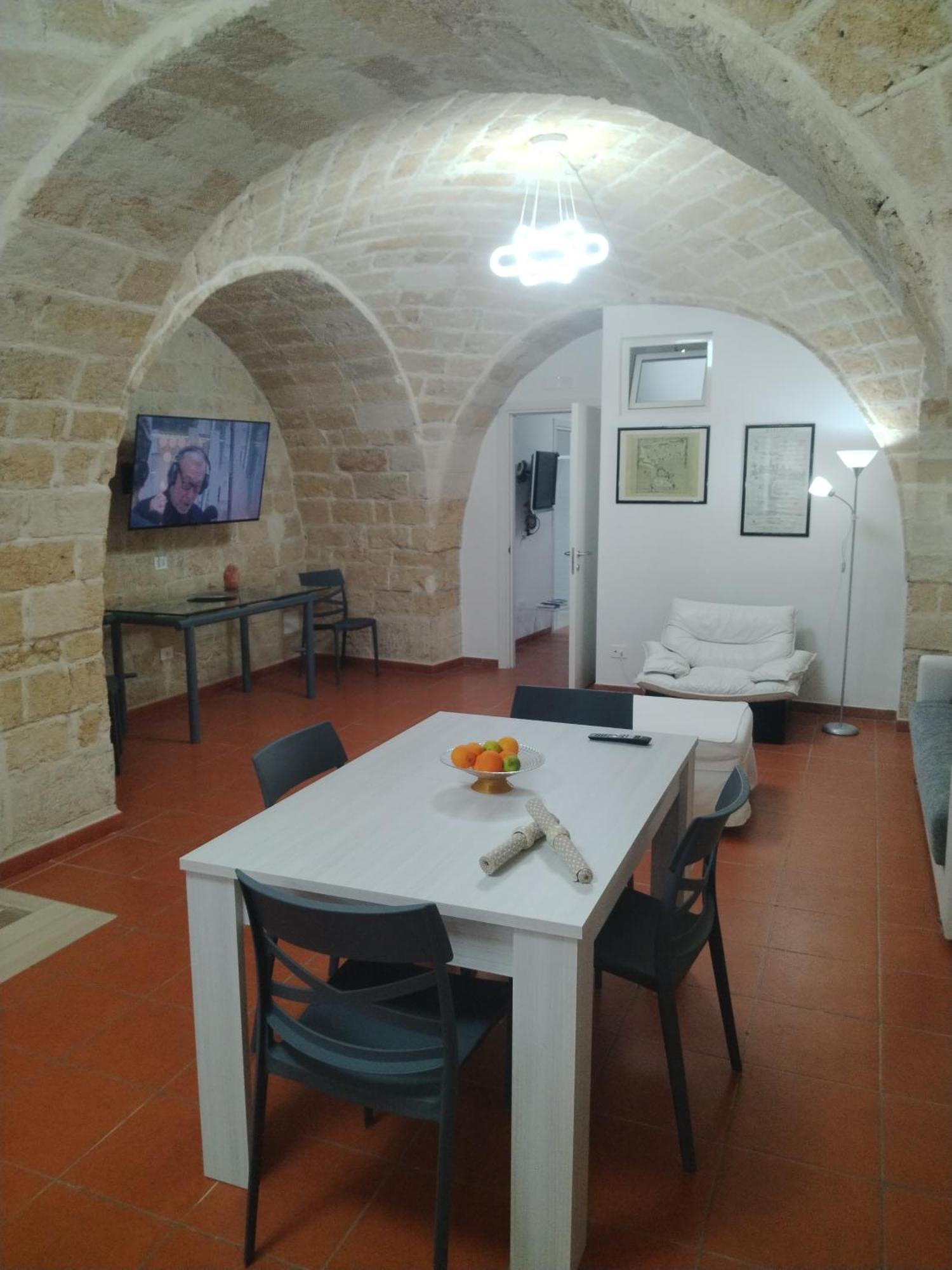 Casa Vacanza Nel Cuore Della Pietra Barletta Kültér fotó